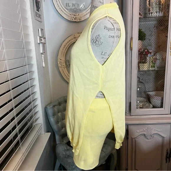 Yellow Sleeveless Knit short set size large - Picture 3 of 6